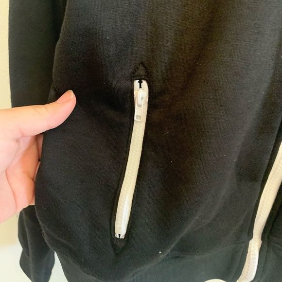 [LF] Black/White Jacket - Size Medium - Picture 5 of 6